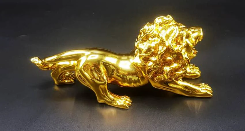 Golden Lion Roar Style Ornament – Modern Sleek Design - Image 2